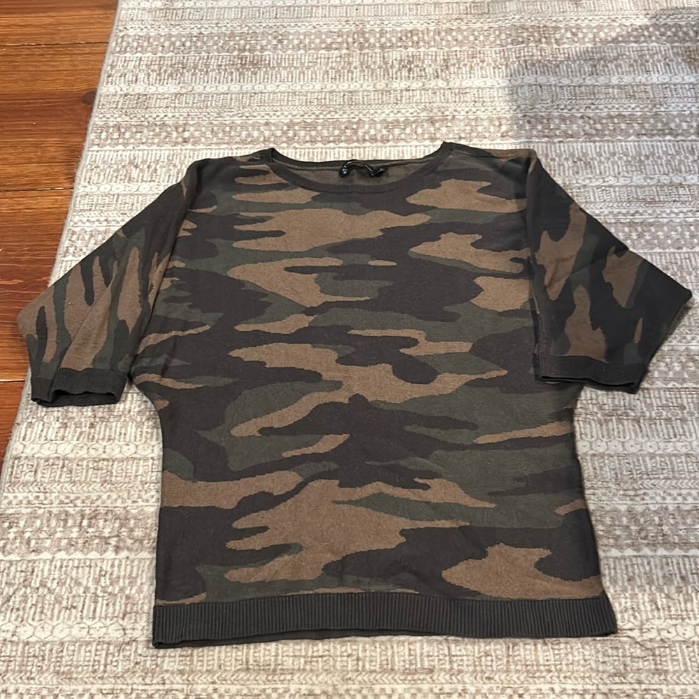 New York & Company sweater t-shirt